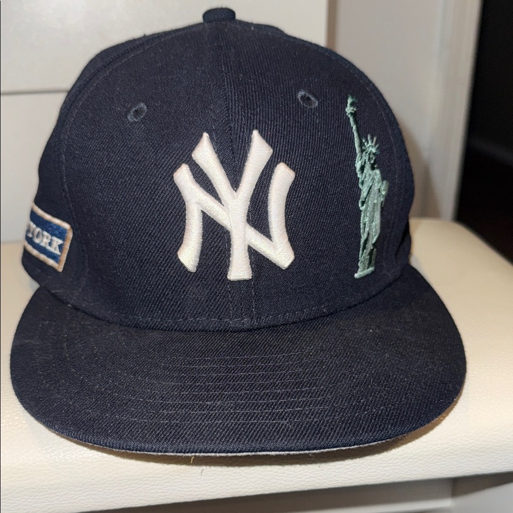 New York Yankees Black Fitted Hat